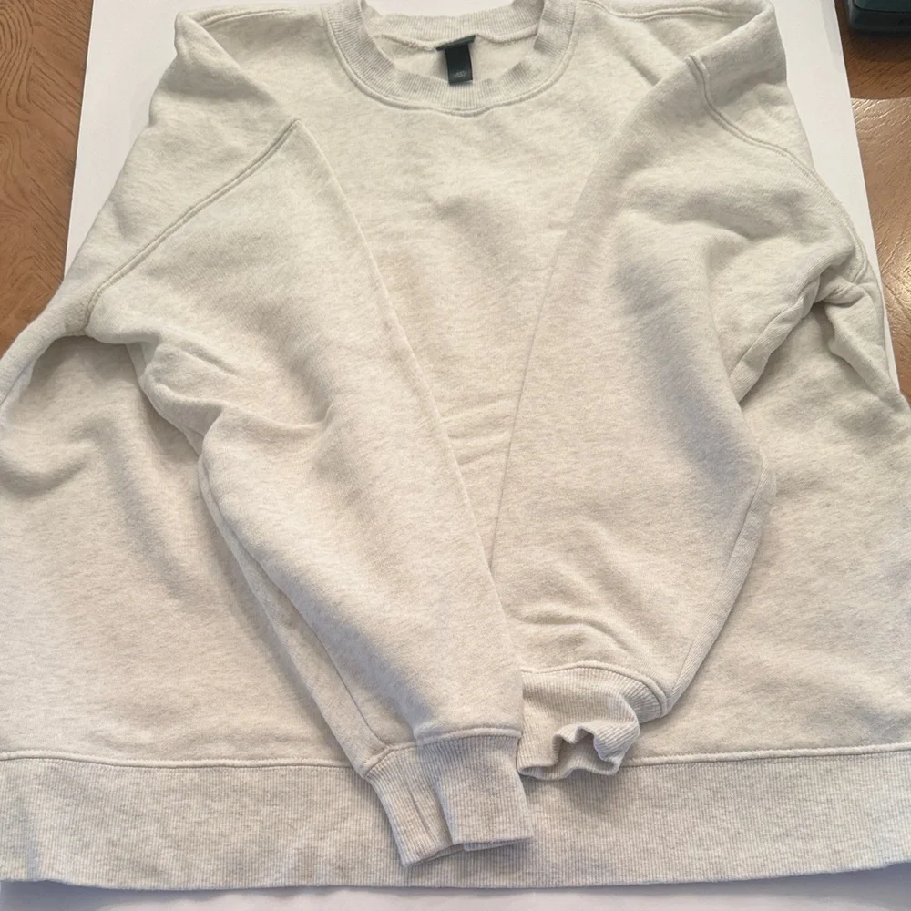 Wild Fable Light Cream XXS Crewneck Soft Sweatshirt Sweater Women’s/Junior - Picture 2 of 4